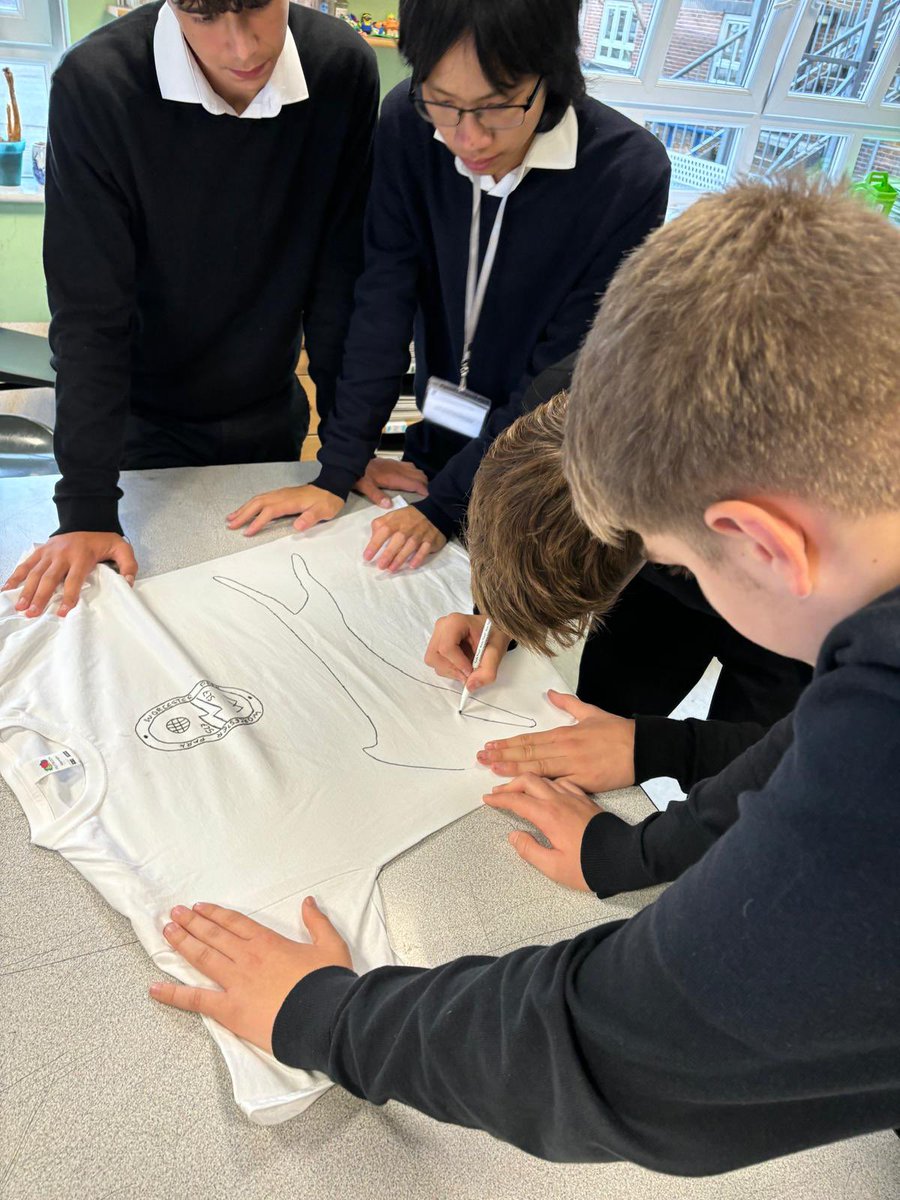 We have had a number of Spanish Students visiting CBSC over these last couple of weeks. The students have taken year 11 Spanish classes, teaching about Galicia. Thank you for the experience! 🇪🇸 💛