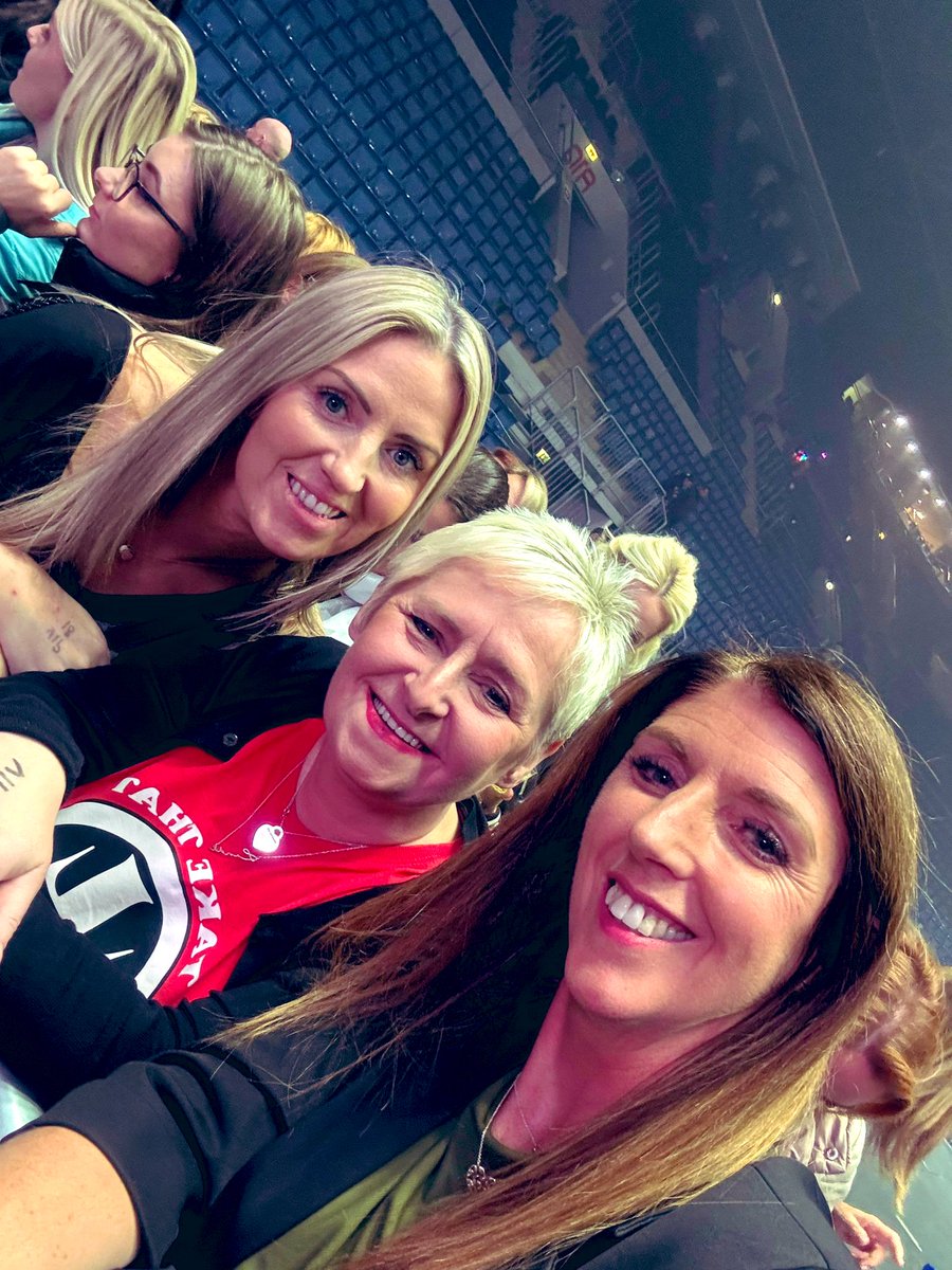 Are you ready Bratislava! We are  <a href="/takethat/">Take That</a> <a href="/GaryBarlow/">Gary Barlow</a> <a href="/OfficialMarkO/">Mark Owen</a> 🙌🏻