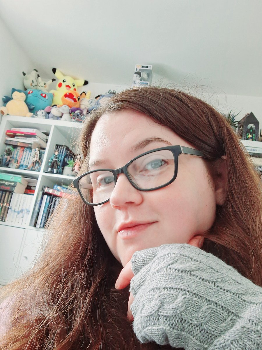 As the weather gets colder, I'm reminded that our thermostat is broken. The choices are 15°C or 21°C, and like old Ebenezer Scrooge, I'm not paying for 21°C! 😂

So, I got myself some fingerless gloves... and now I can cosplay as Scrooge too! 🤣

Bah. Humbug.