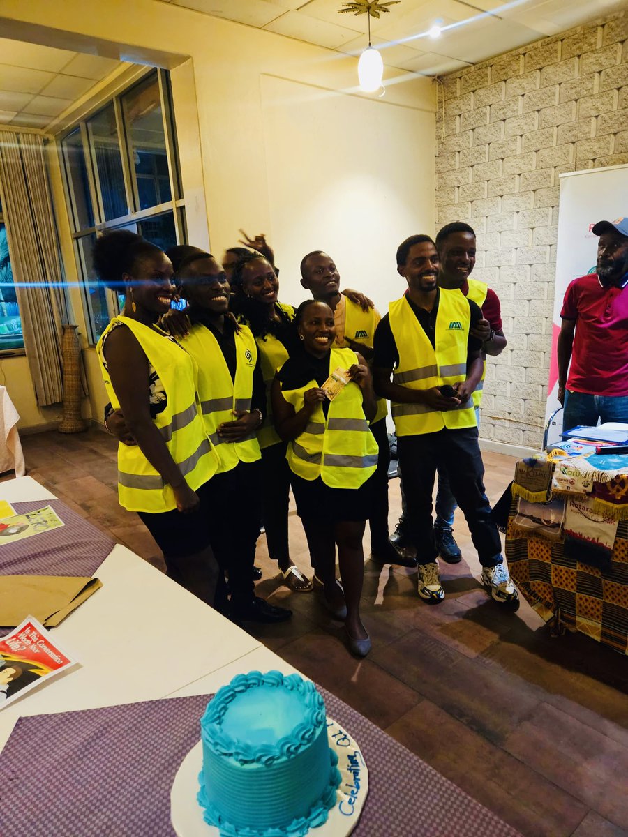 RctKlaSsese1's tweet photo. 🗞️Buddy group of Q1🗞️

Today we handed over a goat valued in cash 💰 to star Fish, the outstanding buddy group of Q1.

We appreciate your efforts towards engagement and vibrant club activities.

#AndSseseallOfUs https://t.co/Uf7YnZSWqk