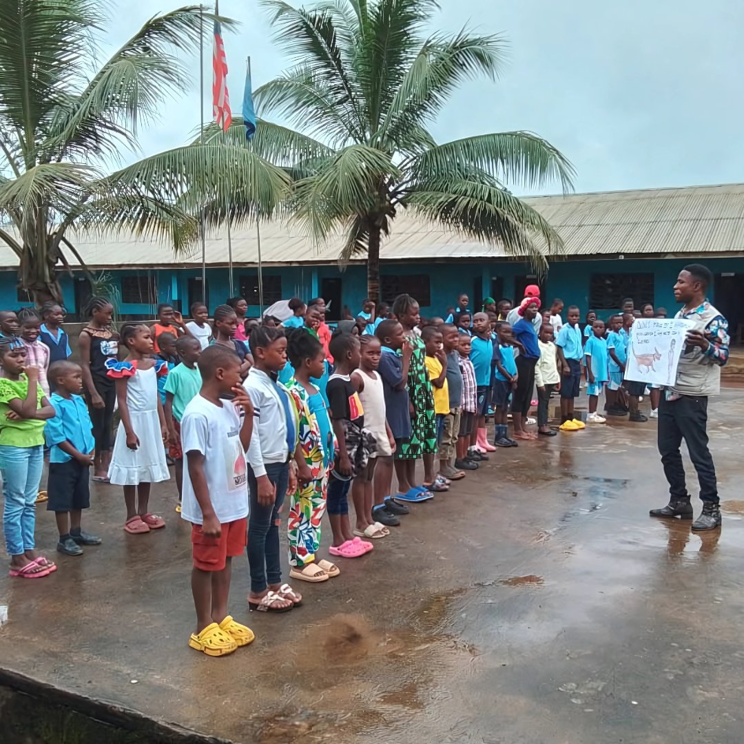 GlobalStrays's tweet image. For World Rabies Day, our partner @liberiaanimalwelfare gathered 220 elementary school students to teach about the dangers of rabies and dog bites. How inspiring it is to be part of building a safer, healthier future for both people and animals! 💙

#globalstrays #worldrabiesday