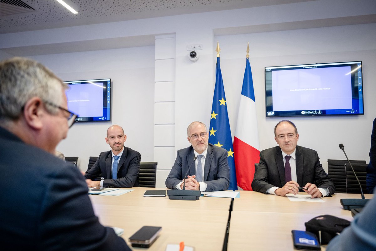 J'ai réuni ce matin les principaux représentants de la filière 🇫🇷 des pêches maritimes pour partager mes priorités et échanger sur les sujets d'actualité. En tant que ministre, je travaillerai à leurs côtés pour l'avenir du secteur, dans le dialogue et avec détermination.
