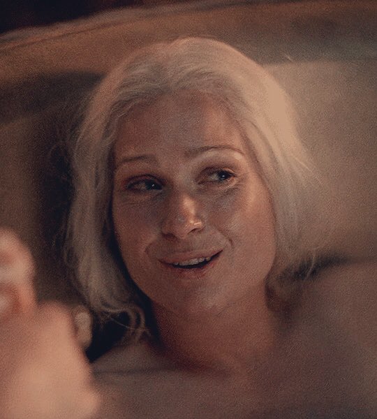 💭 ⋆｡𖦹°⭒˚｡⋆ (@aemmathinker) on Twitter photo 