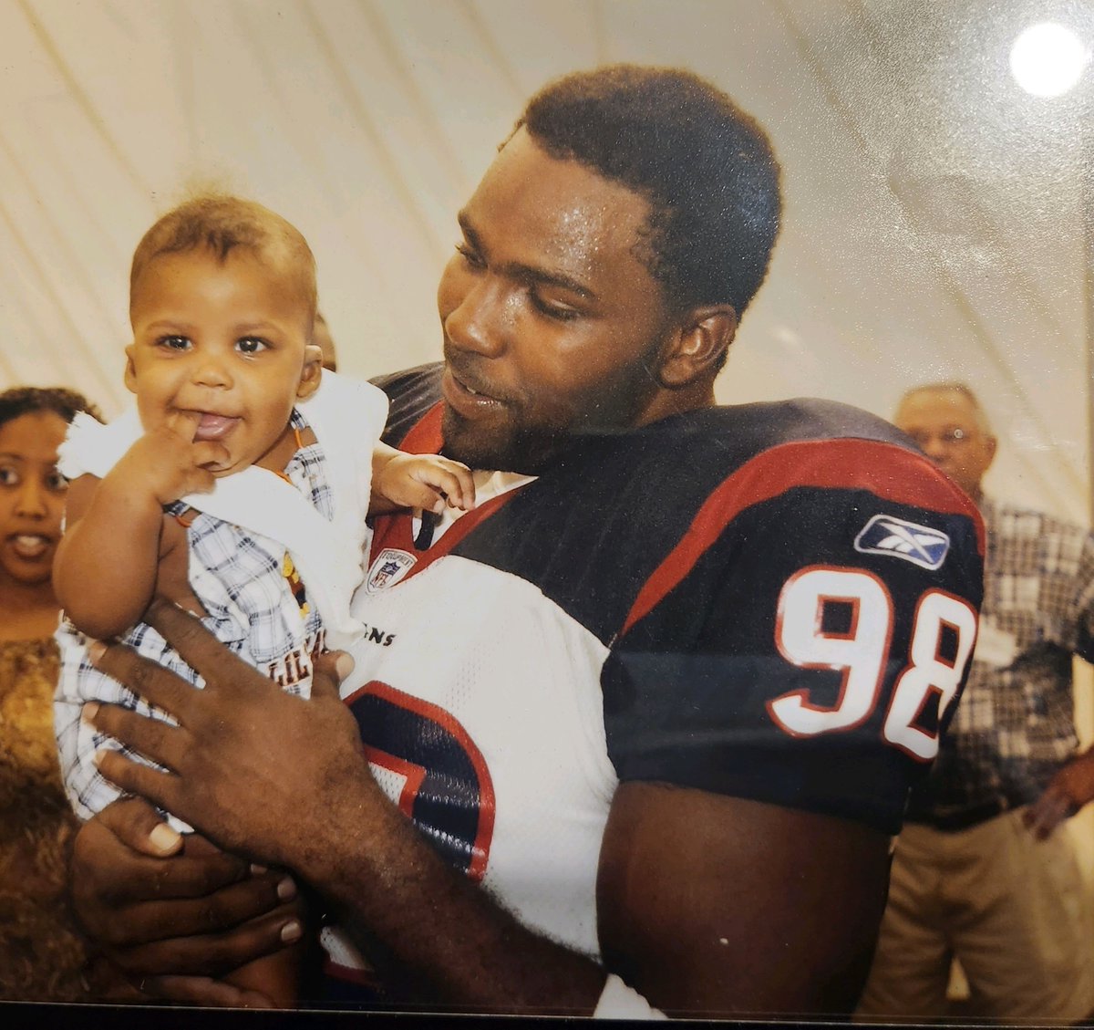 Jeremy Rauch (@fox19jeremy) on Twitter photo #Bearcats redshirt sophomore Antwan Peek Jr. was just named to the PFF National Team of the Week.
His love for the game began in the arms of his NFL father a long time ago. Story this week on @fox19.
<a href="/peekintensity/">Antwan Peek</a> <a href="/PeekAntwan/">Antwan Peek JR</a> <a href="/GoBearcatsFB/">Cincinnati Football</a> #Bearcats redshirt sophomore Antwan Peek Jr. was just named to the PFF National Team of the Week.
His love for the game began in the arms of his NFL father a long time ago. Story this week on @fox19.
<a href="/peekintensity/">Antwan Peek</a> <a href="/PeekAntwan/">Antwan Peek JR</a> <a href="/GoBearcatsFB/">Cincinnati Football</a>