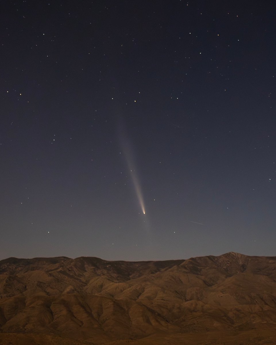 The Tsuchinshan-Atlas Comet soaring across AZ's skies was a sight to behold! 🌠 😍 

#📷 : @dipidiriphotos, @kevinfloerke, @mikeolbinski, @joegrana