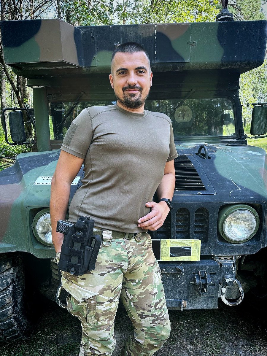 ShalnayaOlenica's tweet photo. Це друг Тор. Зараз він воює в 152 бригаді і саме для його хлопців я збираю кошти на планшети та цукорки (такі малесенькі РЕБИ). Після чергового прильоту в них ще згоріли старлінки, тому є потреба і в цій приблуді.

Я вас закликаю зробити рт та кинути донейт на збір 🙏❤️

. https://t.co/2boUyB4VzY