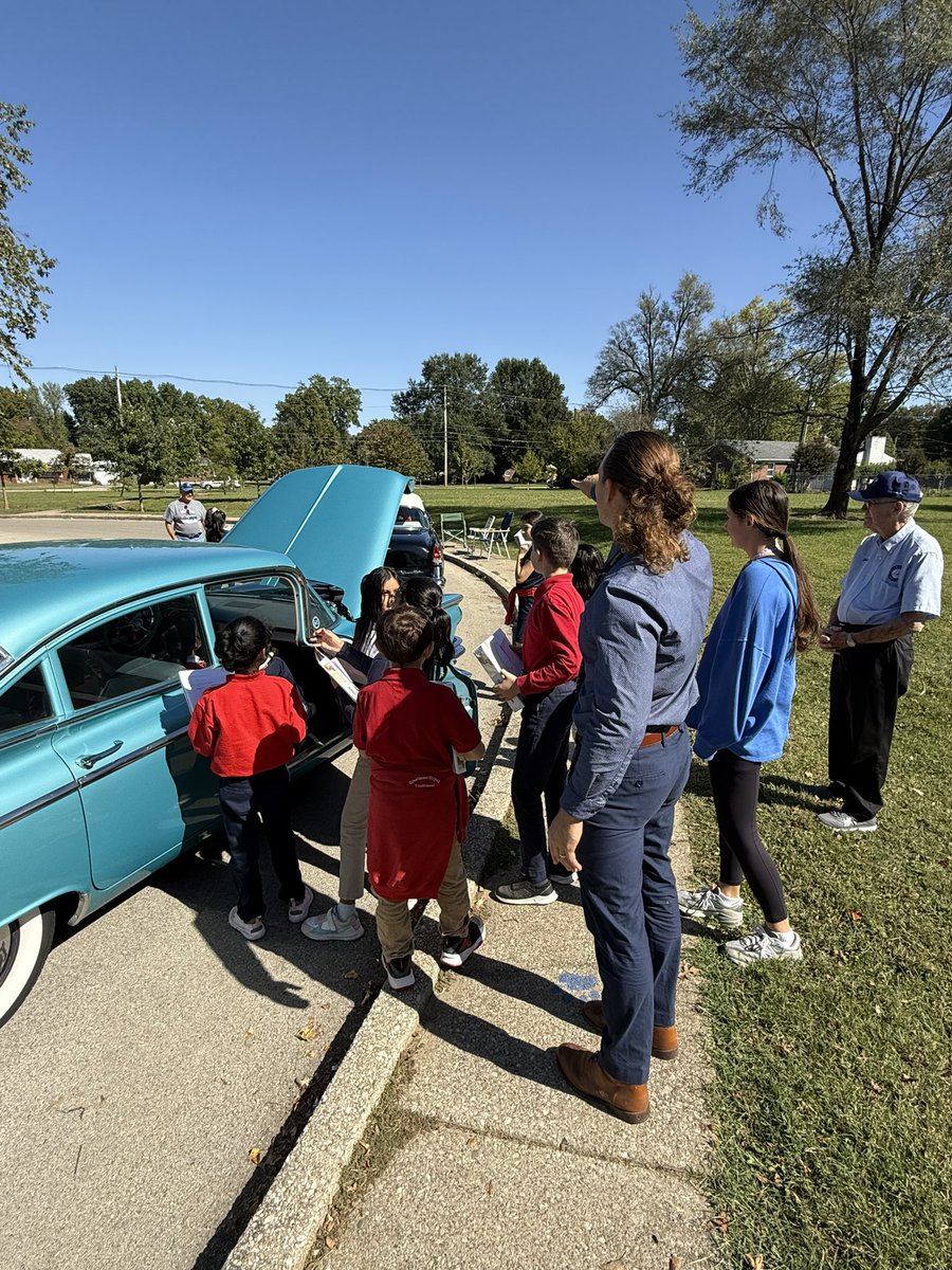 GreathouseLions's tweet image. Mr. Mattingly brought @ELeducation lesson ‘All the Way to Havana’ to life for our @JCPS_ESL students! To give them an authentic experience, he invited some classic cars to school, allowing students to see, learn, and ask questions up close. A hands-on lesson they won’t forget!