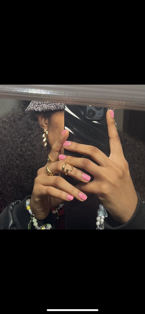 summysumms's tweet image. Let my hands tell your brand’s story.✨
#handmodel. 

Like and repost.💋