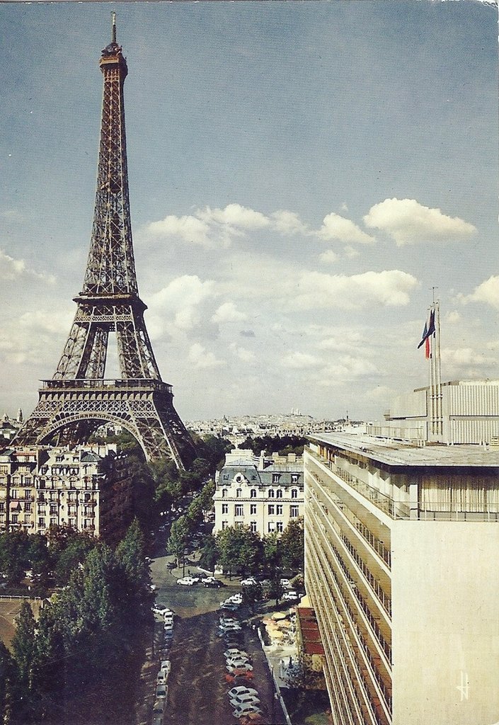 La Tour Eiffel. 
Années 1970. Paris