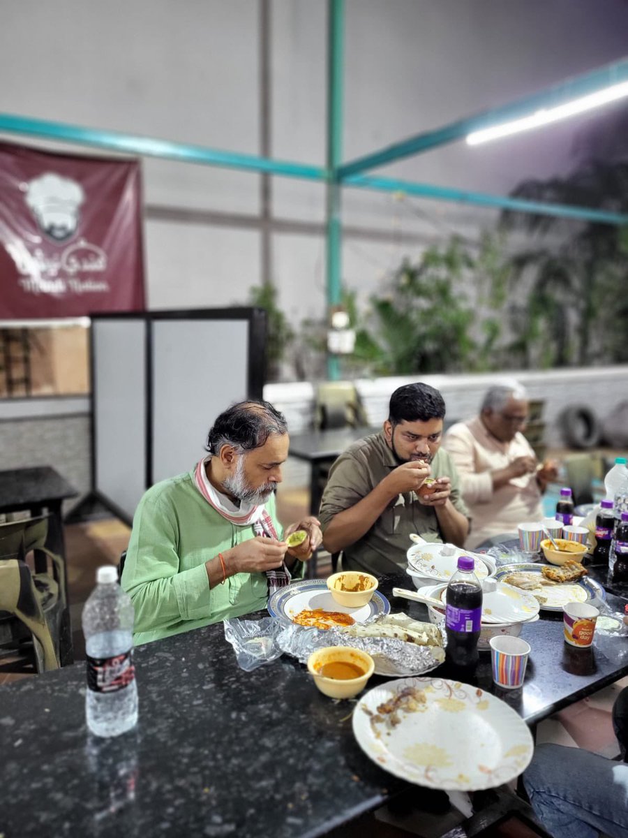 tangythoughts's tweet photo. Had a wonderful dinner with Mr Yogender Yadav in our City Aurangabad https://t.co/Q5C51zSRam