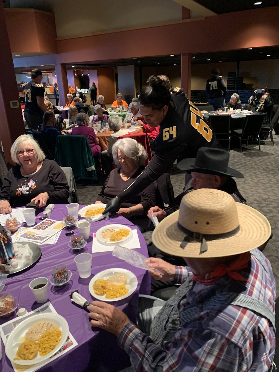 MWSU_Football's tweet photo. Thank you to this Group of Griffs for helping out at the Silver and Ghoul-ed Luncheon today!
Thank you to The Meierhoffer’s &amp; The World of Life Church for inviting us out to help. Thank you Chaun’s catering for feeding everyone! https://t.co/OslRorFhSD