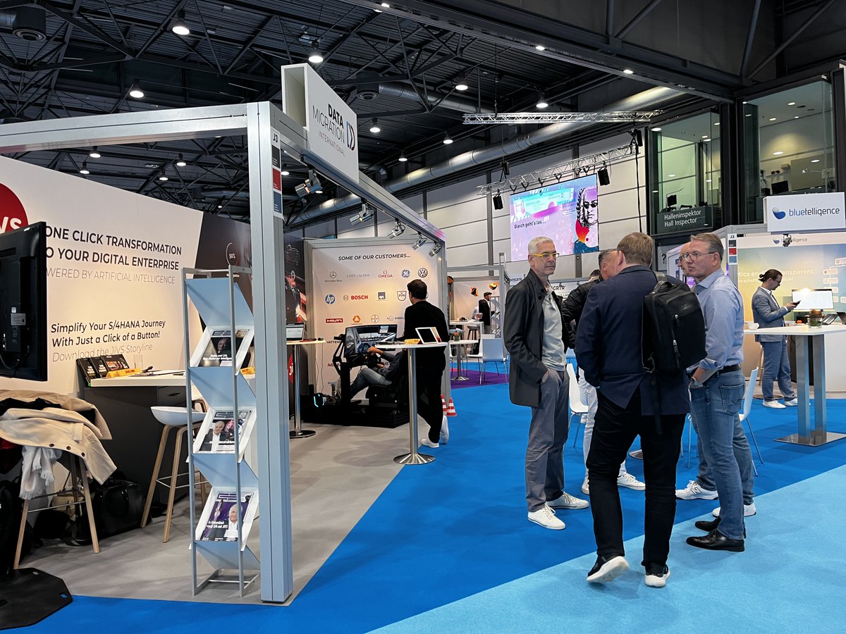 JiVSIMP's tweet image. 🚀 Erfolgreicher erster Tag auf der @_DSAG  #Jahreskongress 2024! Unser Team wird auch morgen am JiVS-Stand J3 vor Ort sein, um über sichere #Datenmigration zu sprechen – vergessen Sie nicht, unseren F1-Simulator auszuprobieren und die Chance auf tolle Preise zu nutzen!