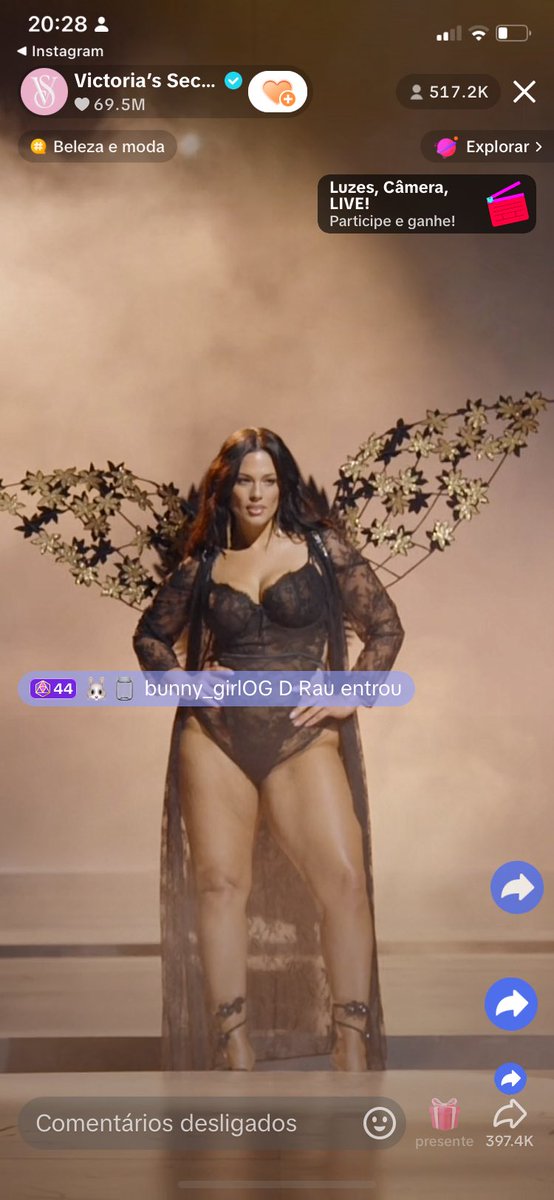 oihelend's tweet image. Traveco e mulher gorda.. a VS já foi melhor 
 #VSFashionShow