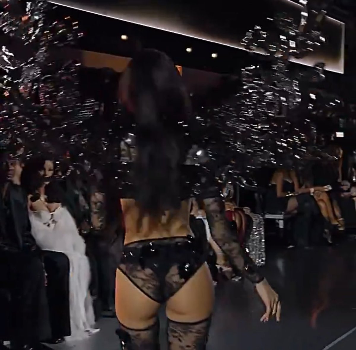 LISA GIVE US A BREAK PLEASE

LISA VSFS PERFORMER 
#LISAxVictoriasSecret