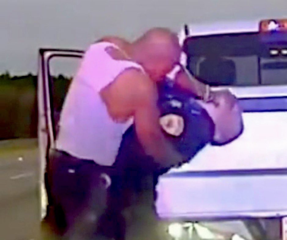 EndWokeness's tweet image. Police body cams are the worst thing that ever happened to the BLM movement