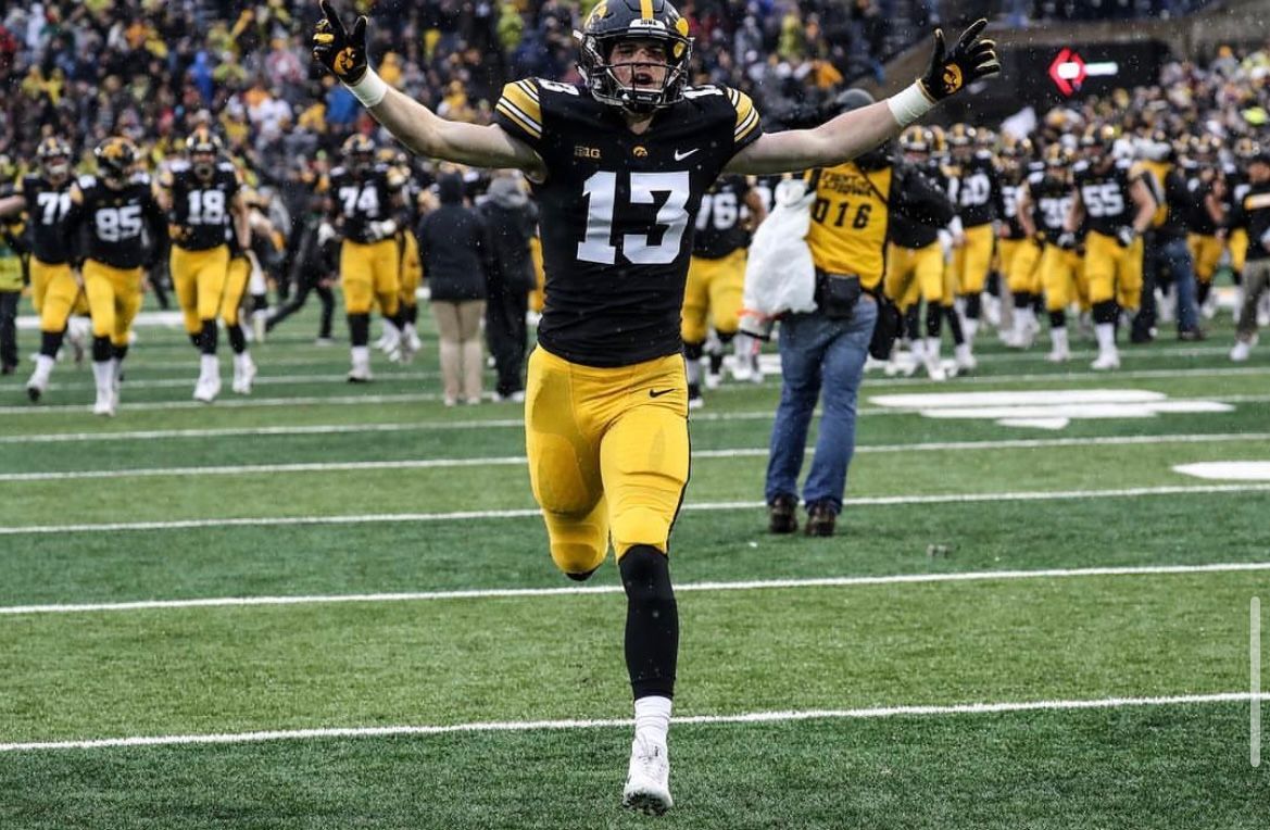 LegacyHawks's tweet photo. Happy Birthday to Henry Marchese! (@HJM_5) Enjoy your day. Go Hawks! #LegacyHawk https://t.co/JmyVa03j1y