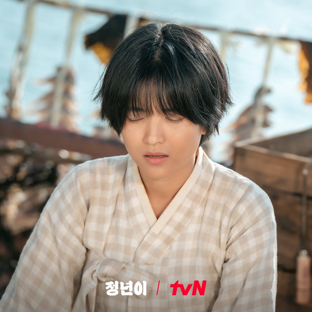 CJnDrama's tweet photo. 느낌 좋은 국극 드라마의 등장‧₊˚(˘ᵕ˘)˚₊‧
<정년이>의 기분 좋은 시작을 축하하는
나몬 작가님의 그림 선물까지💗

[토일] 밤 9:20 | tvN
#정년이 #Jeongnyeon_TheStarisBorn https://t.co/3HgMHpPsRN