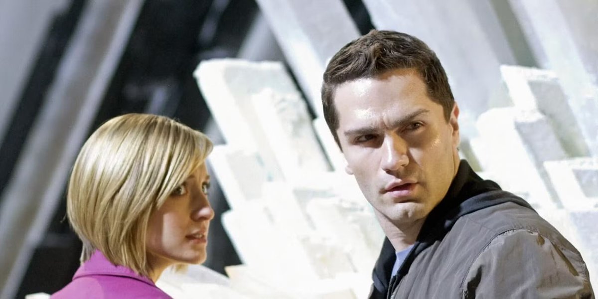 Behold the Big Bad of Smallville Season 8…and Davis Bloom. 😆 Hope you enjoy(ed) today’s Superman villains talk! 

#JusticeForHenryJamesOlsen