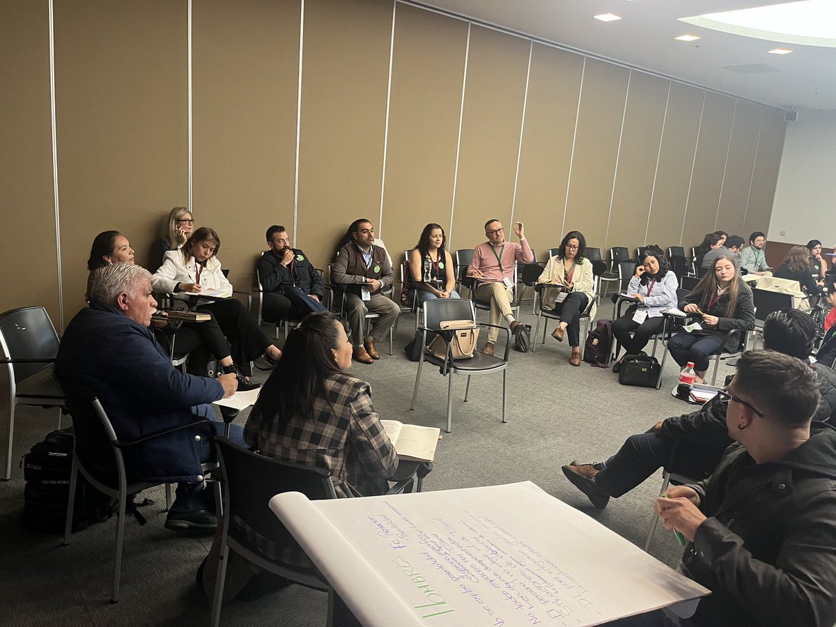 conasamamx's tweet photo. Hoy seguimos con las sesiones de trabajo del Taller Nacional para la Implementación del proyecto “Niñas, niños y adolescentes en familias con consumo de sustancias psicoactivas” en México.

Con la participación de entidades federativas, personal de CONASAMA, así como instancias del @DIF_NMX y @SIPINNA_MX

¡Muchas gracias a todas las personas por su participación!