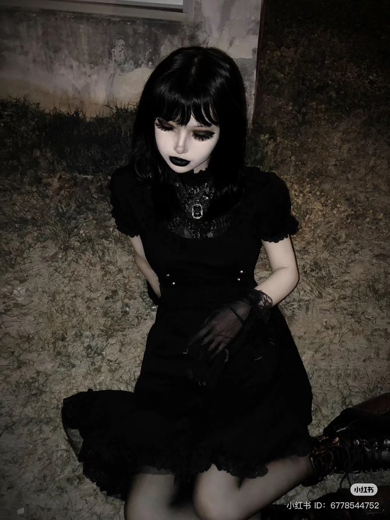 ilovehugeballs's tweet photo. Goth Thinspo  ⋆⑅♱.·̩͙ ₊☠︎︎༉‧₊˚. masc&amp;fem

🪡🧵 short thread for edtwt https://t.co/Lqo61f5dGi
