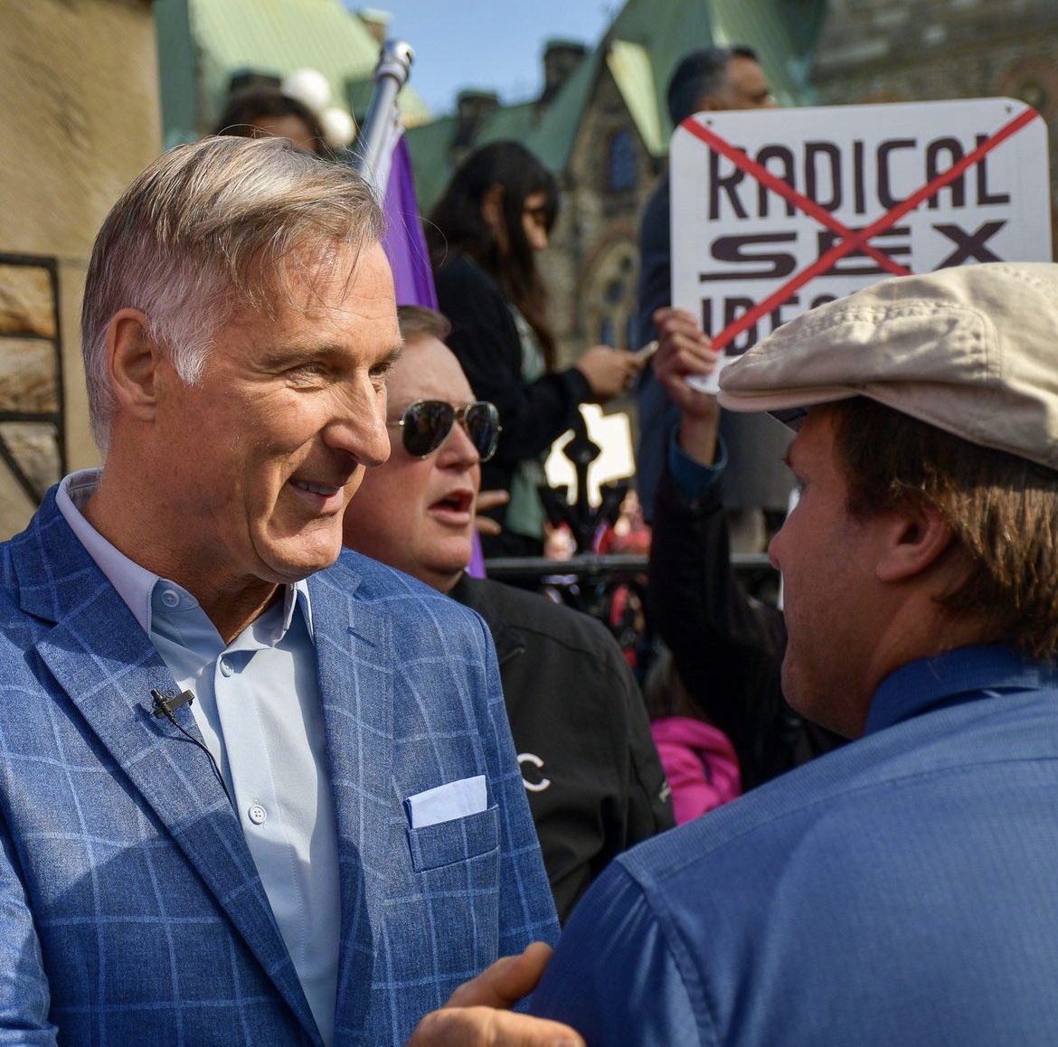 NouvGenPPC's tweet photo. Depuis la création du Parti Populaire du Canada, notre plateforme électorale a bien évolué. 

Mais ce qui est sûr c’est que rien ne change en fonction des sondages.

L'honnêteté politique est morte. @MaximeBernier l'a ressuscitée en 2018. https://t.co/3XP36P1HUF