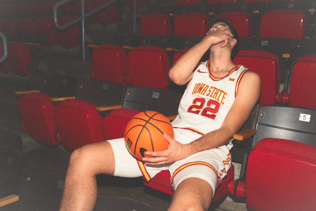 CycloneMBB's tweet photo. So you like them, huh?

#Cyclones | #C5C https://t.co/co3f9xP6IZ