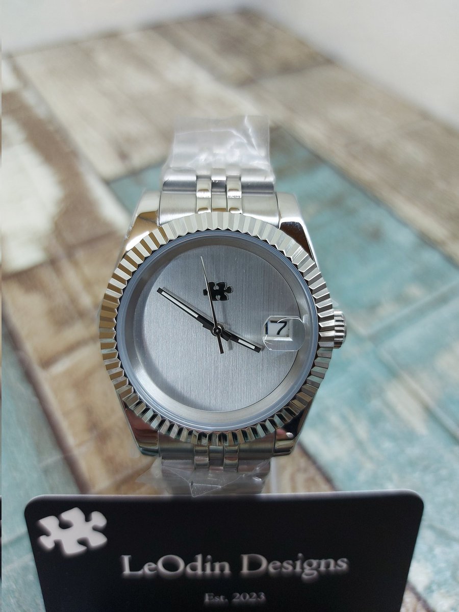 LeOdinDesigns's tweet photo. Our Custom All Silver automatic https://t.co/3FjG1xryBV