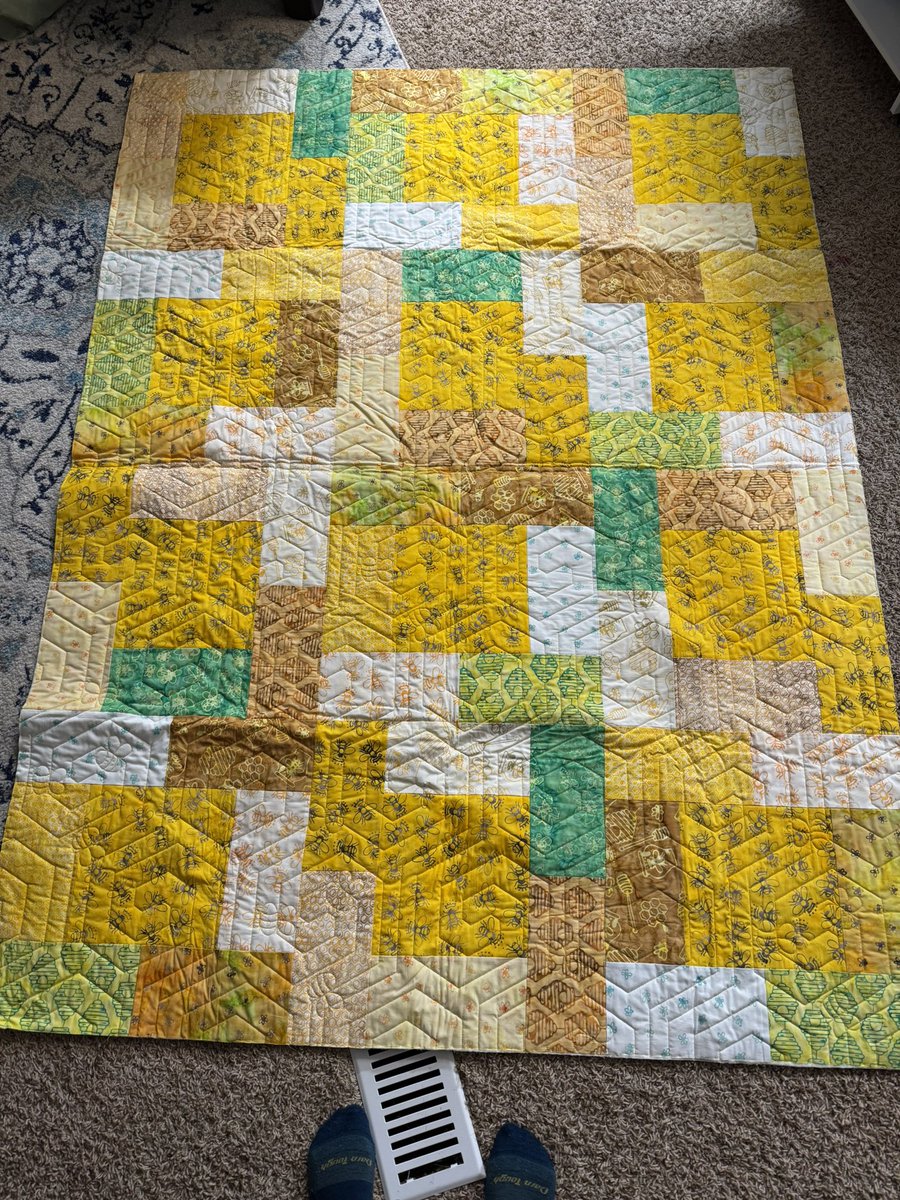 rookiefan7A19's tweet image. Worst part about quilting: adding the binding 😩I have 3 quilts I need to add binding on and I have no motivation to do so 😭 mostly because I don’t like hand sewing… Send help 

#quilting #handsewing #needmotivation