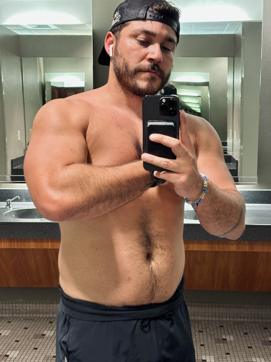6’0” // 234lbs
