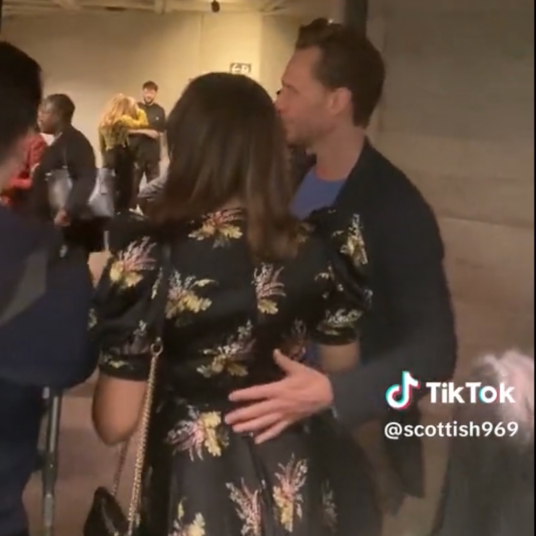havanesemom13's tweet photo. Still thinking about this protective hand placement https://t.co/1xDoju1Fpd
