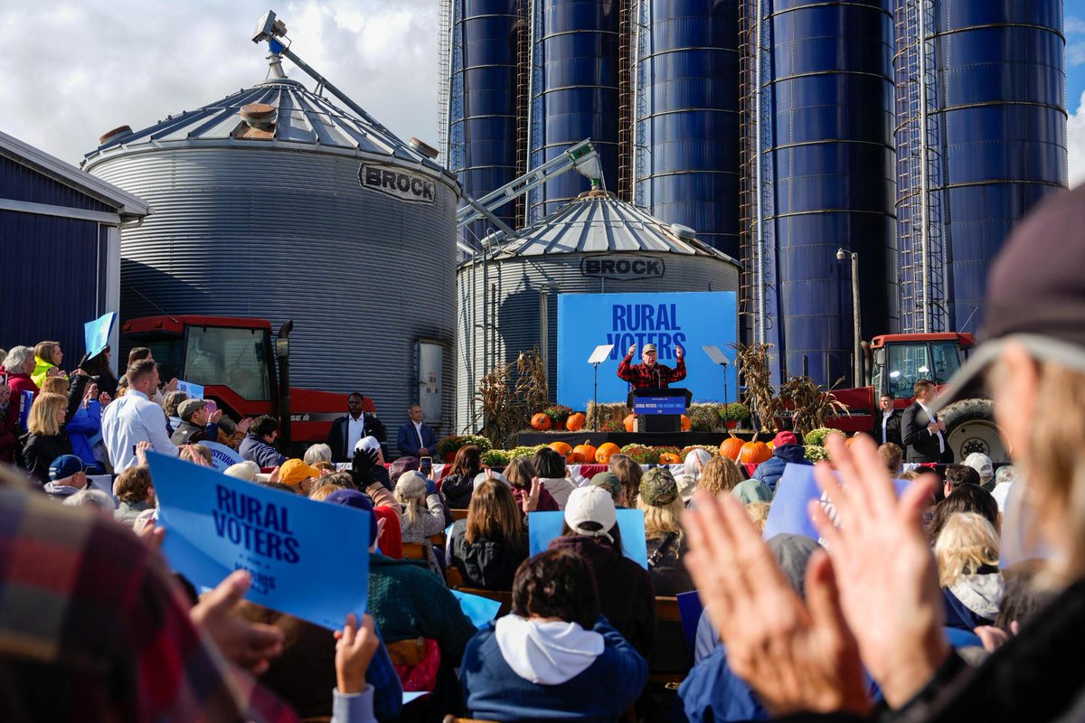 Tim Walz tweet media