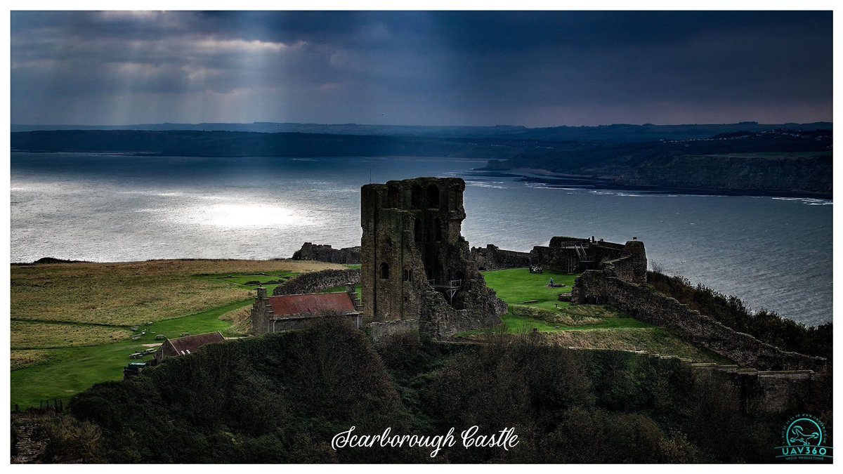 Some edits of Scarborough Castle. What one is your favourite? Let us know in the comments. 

#uav360 #aerialphotography #drone #dronephotography #scarborough #scarboroughcastle #ilovecastles #visityorkshire