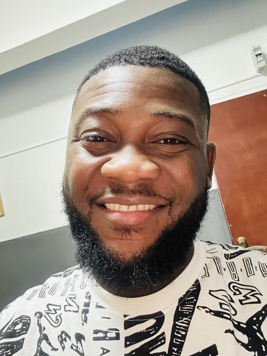 _iam_tab's tweet image. Keep smiling, stop looking like your problems. 😂