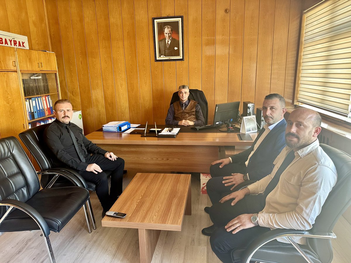 Vezirköprü Ülkü Ocakları olarak kurum ziyaretlerimiz kapsamında vezirköprü malmüdürümüz sayın bekir eroğlu beyfendiye ziyarette bulunduk. Bizlere göstermiş olduğu ilgi ve misafirperverliği için kendisine teşekkür eder görevinde başarılar dileriz.