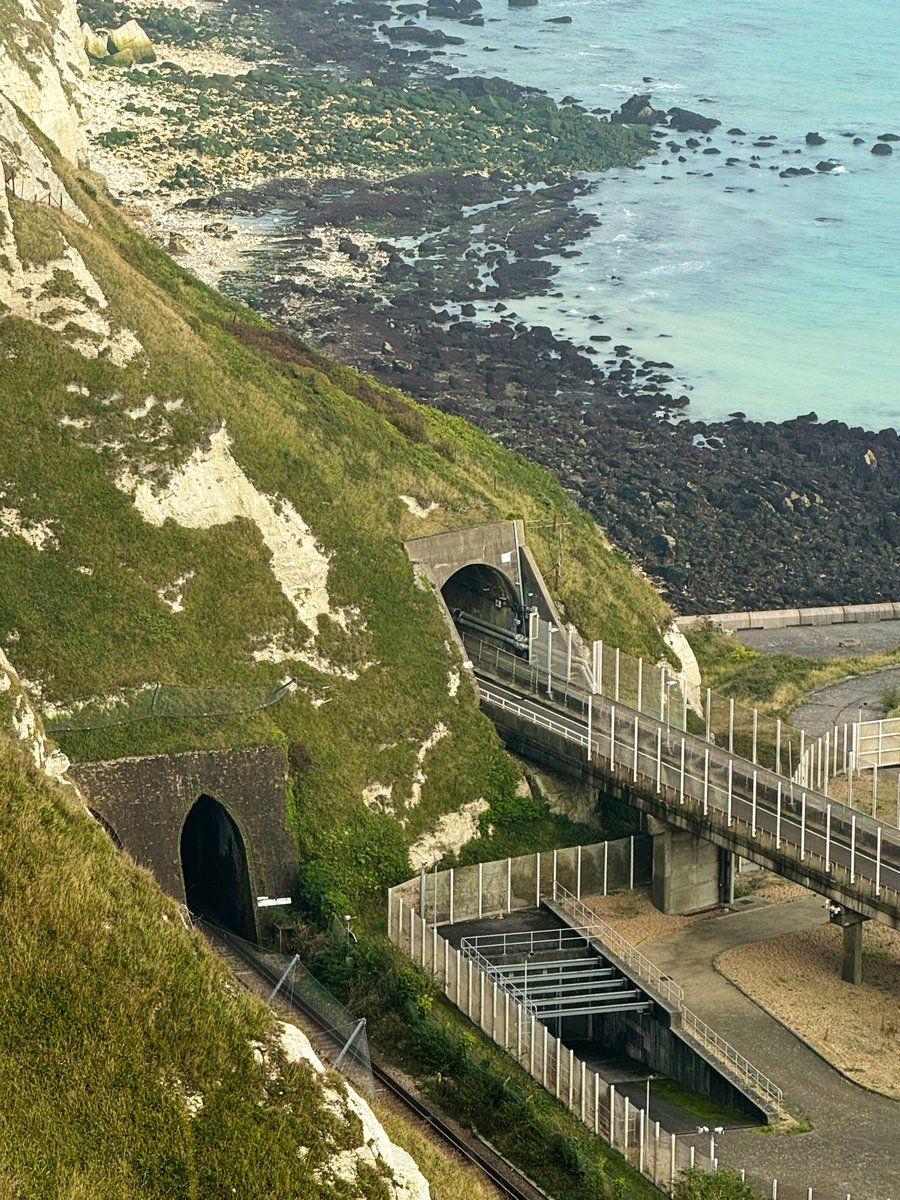 APCAFC's tweet photo. Shakespeare Cliff to Capel-le-Ferne

#GoingAroundtheUKCoastAgain 
Day 127
SIDE PROJECT #NorthDownsWay
#EnglandCoastPath
#SaxonShoreWay https://t.co/u8auzqIEbK