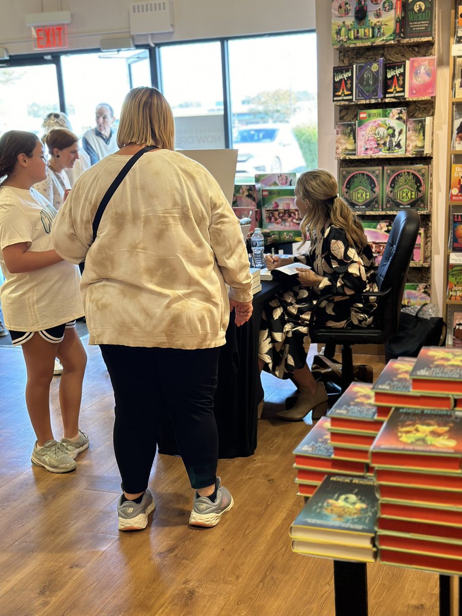 Elizabeth Webster tweet media