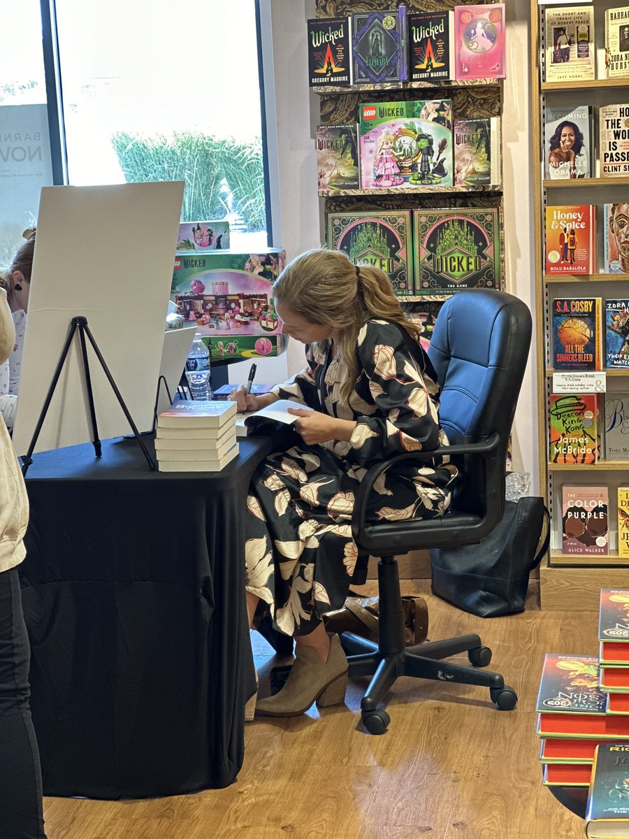 Elizabeth Webster tweet media