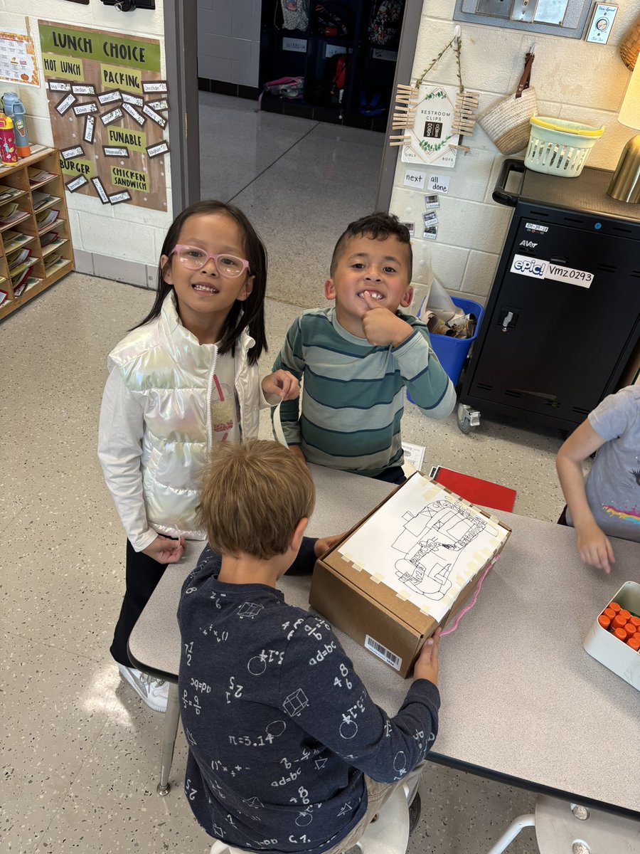 Something MAGNIFICENT is happening in 1st Grade! <a href="/Creeksidetweet/">Creekside ECS</a> #WEareLakota