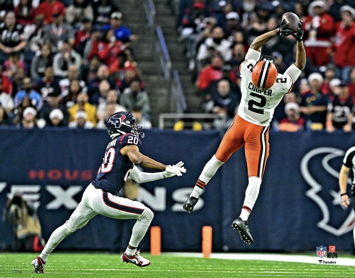 _JCle_'s tweet photo. I can’t believe Deshaun Watson ran the best WR in #Browns history out of Cleveland 😔

Thank you 2 🙏 https://t.co/oCf48nuiog