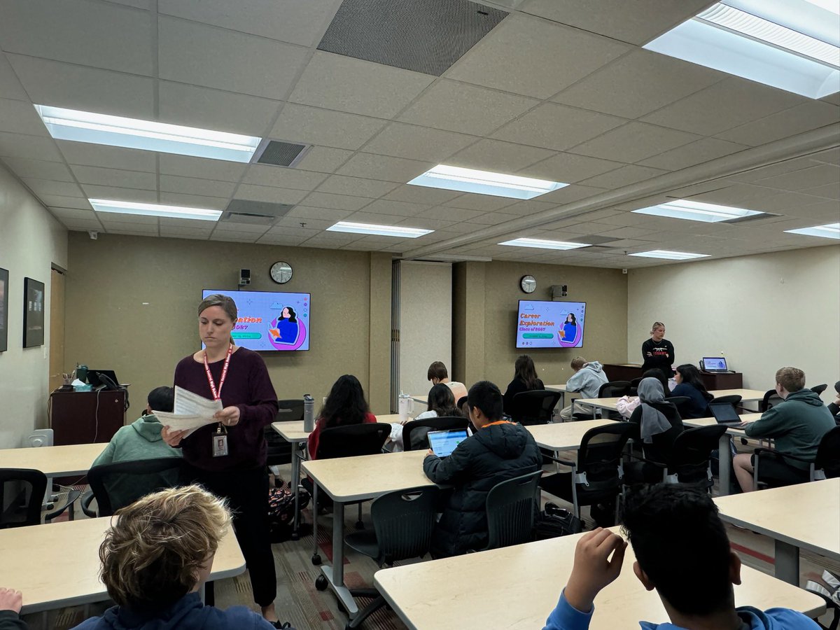 Sophomore Career Exploration Lesson today with <a href="/NCHSOFFICIAL/">Naperville Central</a> School Counselors. I love seeing students explore career interests and make connections with NCHS classes they can take that align, as well as ways to access career pathways, endorsements, TCD, etc! #elevate203