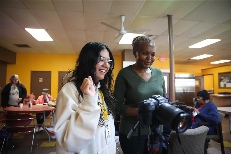 WMU_CAS's tweet image. 🔦CAS Research Spotlight: School of Communication

🎥Dr. L Lusike Mukhongo and WMU students are redefining service-learning through film and media production projects, emphasizing non-extractive and non-intrusive approaches to filmmaking.

Read more here: bit.ly/3A16Ccq