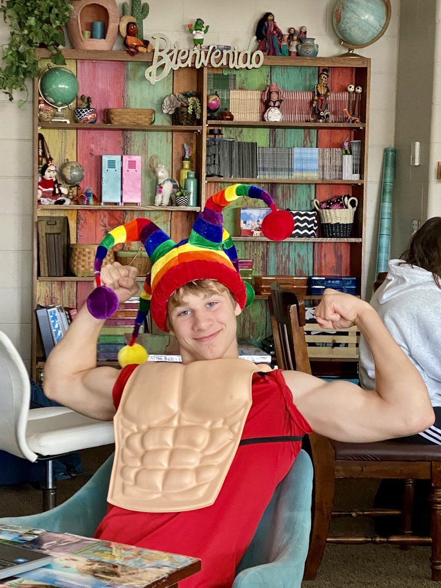 jenicars11's tweet image. Language acquisition through story retell looks good on these Spanish 3 students! #tprs #ComprehensibleInput #laclasedeespañol #GoMVStangs