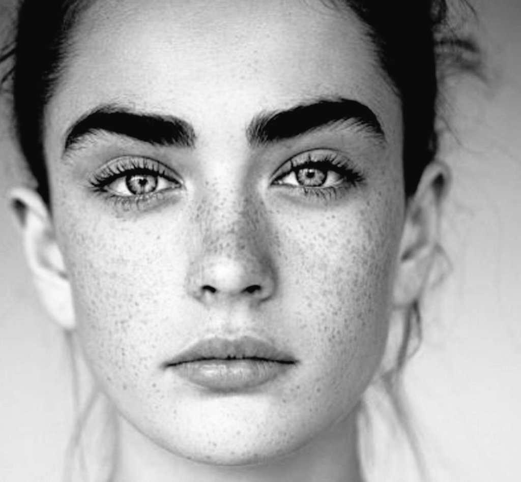 trinidadclara's tweet photo. "No busques la perfección
No busques cambiar para caer bien
No busques algo que no está en ti
Se tú misma eso te hace única y
Diferente al resto."
Buenas noches X💫a soñar bonito gente guapa 💋
#FelizNoche #FelizMiércoles 🌹💫
#Merche #SoyComoSoy 🎼
https://t.co/WOook4cZzq🎶 https://t.co/FINPGCFZht