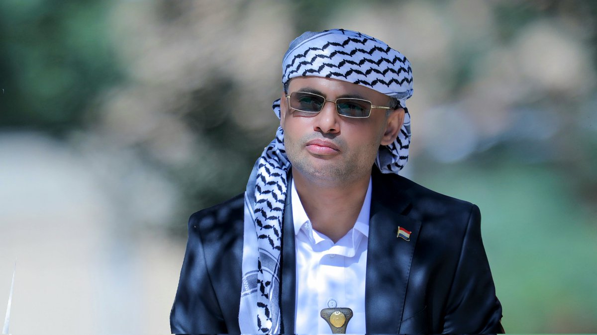 jma3032's tweet photo. وعندما يتطاول الواطي 
ويحاول الجاهل يقع (سقراط)

يخطي على الواقف مع الخاطي
وماوقف إلا على الخلّاط

قد شططوا فكره على الشاطي
وهويحب الدعس والشطّاط

لليهودة شارب ومتعاطي
وعاد زنّاره مع الخياط

جزمة رخيصة نوع مطاطي
هجين وامثاله عيال أغلاط

مابه حقيرارعن ومتواطي
الا ويكره مهدي المشاط https://t.co/7wg0H1RjTS