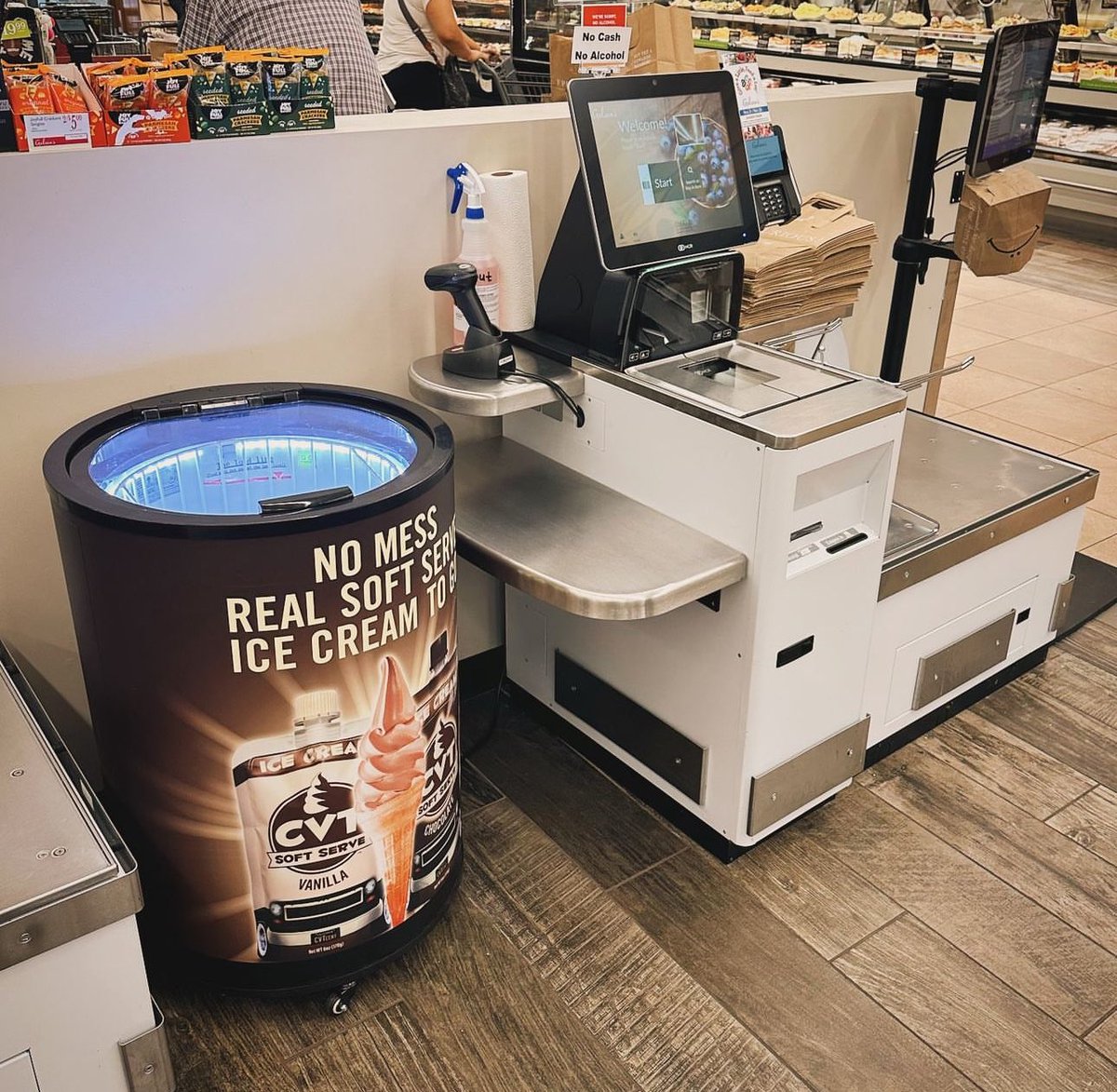 CVTSoftServe's tweet photo. Our friends at @gelsonsmarkets have been giving us some prime real estate...We love you guys π #CVT2Go https://t.co/ZxrwewTSt8