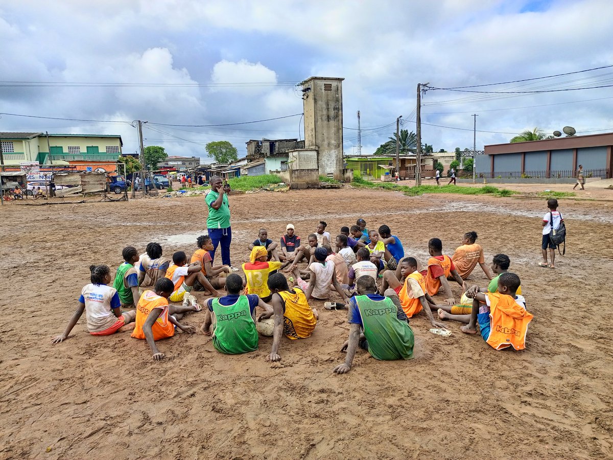 Toujours au service de la jeunesse 
- Occuper sainement la jeunesse par le Sport
- Canalisation par la pratique du sport
- Autonomisation de celle-ci par le Rugby 
<a href="/therealbak/">Baky Meïté</a> <a href="/IsraelGuebo/">Israël Guébo</a> <a href="/edithbrou/">Edith Brou Bleu</a> <a href="/FranceCIV/">France en Côte d'Ivoire</a> <a href="/Commune_dAbobo/">Mairie d’Abobo</a>