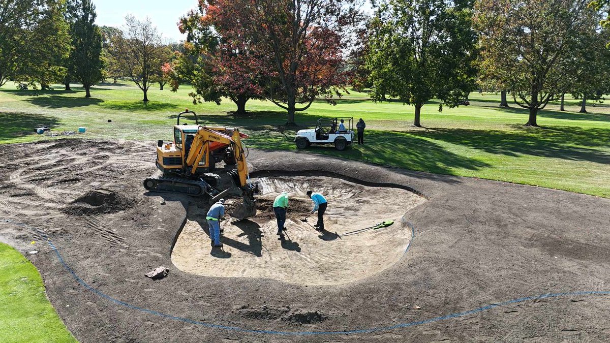 XGD_Systems's tweet photo. @TDI_Golf is at The Country Club of Jackson for bunker construction with @Billy_Bunker and @chriswilczynski. Check out these cool #monster #bunkers! 🔥 #fallgolf #bbb #golfconstruction #tdi #xgd #boo #turflife #michigan https://t.co/esqon8YWZq
