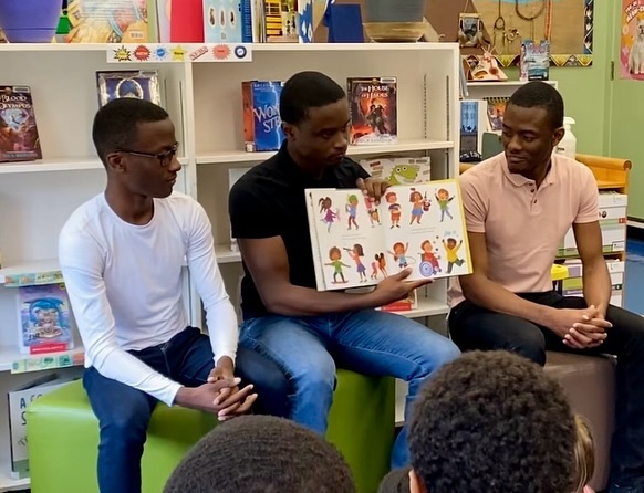 ReadInWeek tweet media