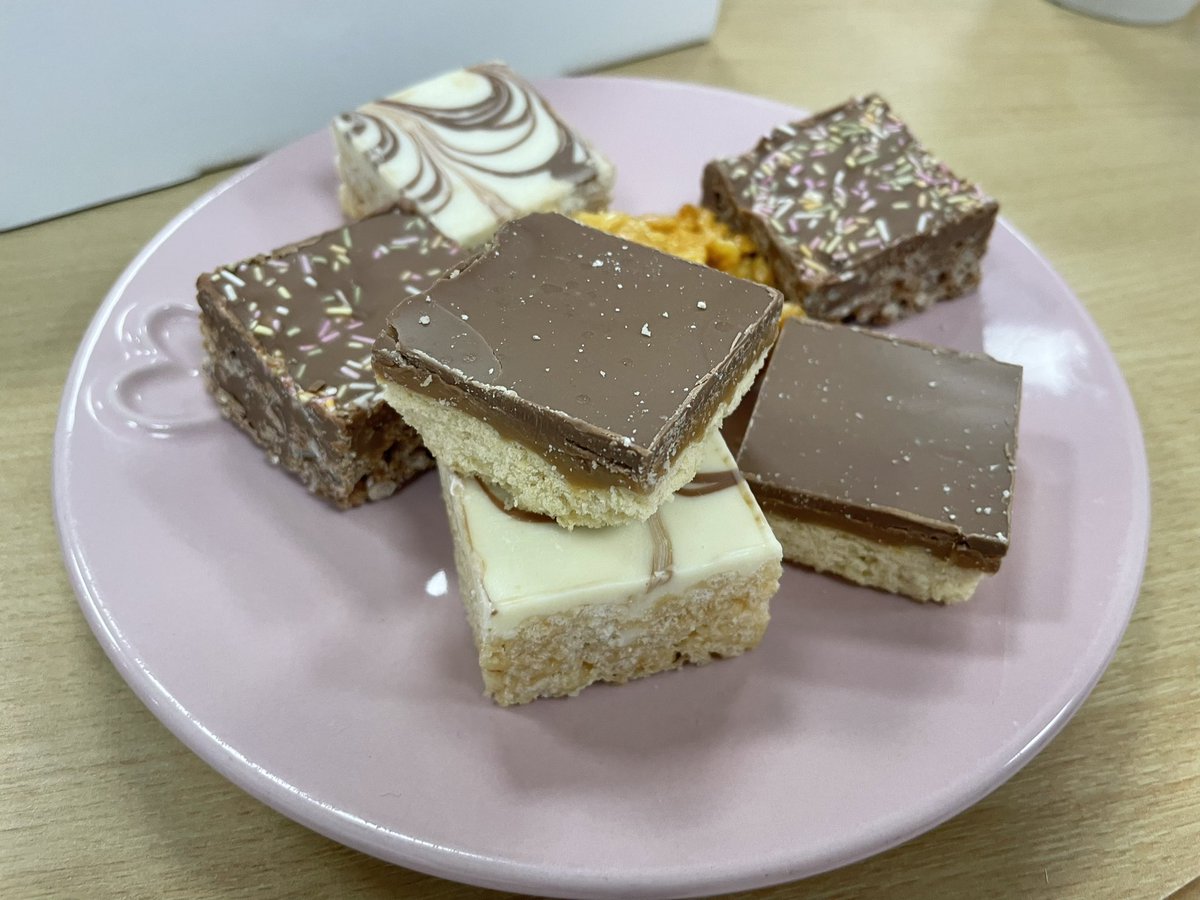 Elaine Richardson MSc (@mrsbad_crumble) on Twitter photo Sarcoma support group <a href="/RJAHTumour/">OswestryTumour@RJAHTumour</a> was talking about talking tonight alongside cake! To sign up for more information to join the group email for updates RJAH.montgomery@nhs.net
<a href="/Sarcoma_UK/">Sarcoma UK</a> #sarcomasupport Sarcoma support group <a href="/RJAHTumour/">OswestryTumour@RJAHTumour</a> was talking about talking tonight alongside cake! To sign up for more information to join the group email for updates RJAH.montgomery@nhs.net
<a href="/Sarcoma_UK/">Sarcoma UK</a> #sarcomasupport