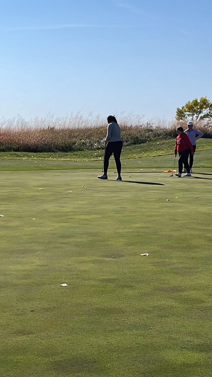 Add a couple pars to Ali’s day #lakeviewvikes